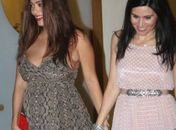 Juliana Paes deixa jantar  de mãos dadas com amiga e brinca: 'Dia de Daniela'