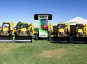 Retroescavadeiras e motoniveladoras