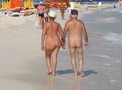 A foto falsa dizendo nudismo no frânces