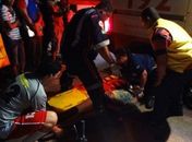 Colisão entre carreta e moto deixa um adolescente morto e outro gravemente ferido