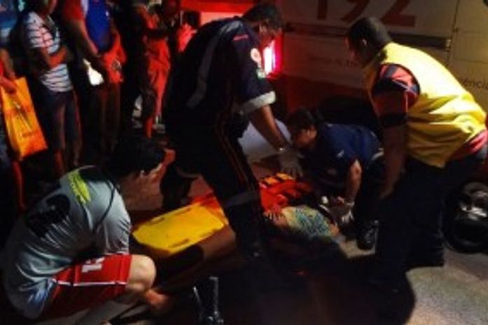 Colisão entre carreta e moto deixa um adolescente morto e outro gravemente ferido