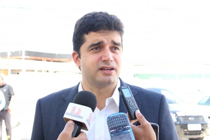 Prefeito Rui Palmeira fala sobre maternidades