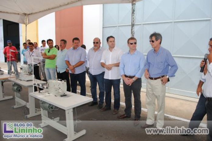 Remi, Zé Carlos, Kleiner, Renan Filho no Polo de Confecções de Murici