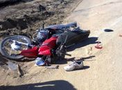 Jovem em moto morre após colidir com ônibus que trafegava na contramão