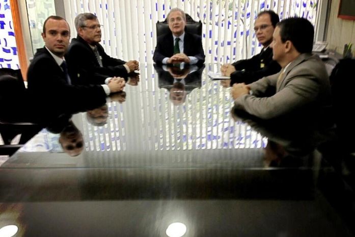 Renan recebeu na presidência do Senado representantes do setor canavieiro