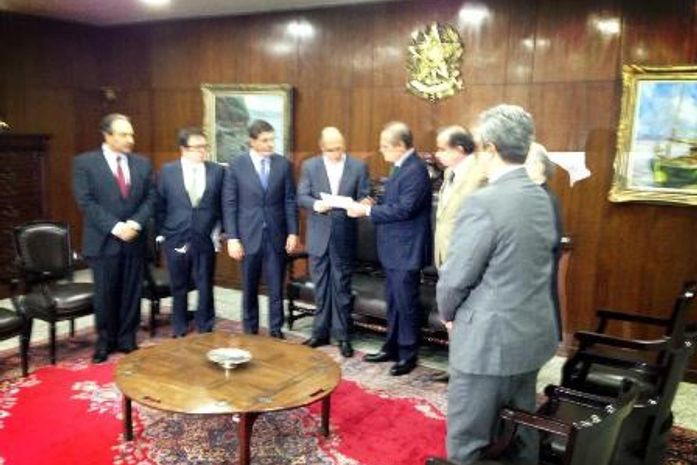 Alckmin pede a Renan lei mais rígida para menor infrator Governador de São Paulo foi recebido pelo presidente do Senado nesta terça em Brasília