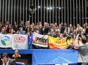 Votação do projeto contou com a presença de jovens de várias partes do País