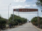 Homem é assassinado na presença da polícia em Piranhas