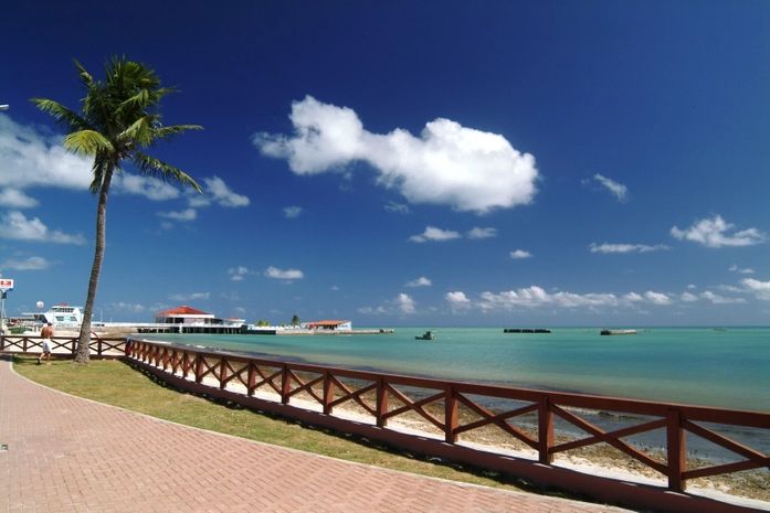 Orla de Maceió é considerada uma das mais bonitas do mundo