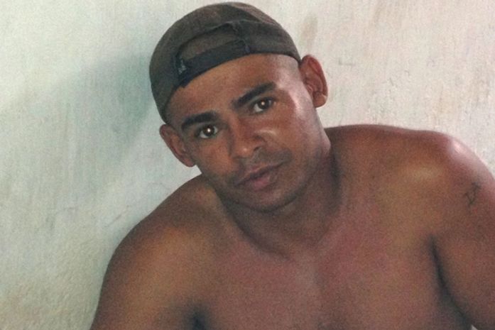 Após denúncia anônima homem é preso com arma e dirigindo embriagado