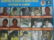 Fotos de assaltantes estampam cartazes afixados em coletivos na capital