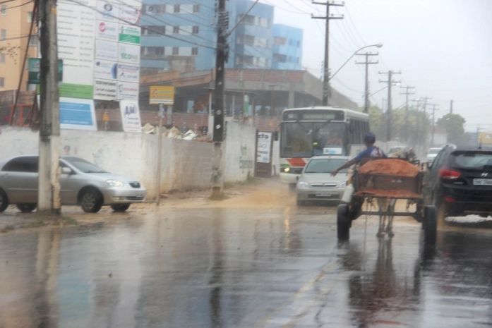 Ruas alagadas em Maceió