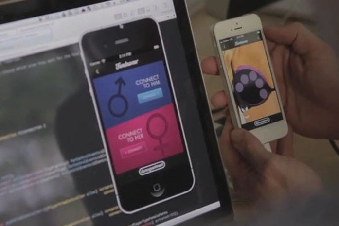 Aplicativo para iPhone permite escolher onde tocar e qual será a intensidade do toque que será enviado pela internet ao parceiro