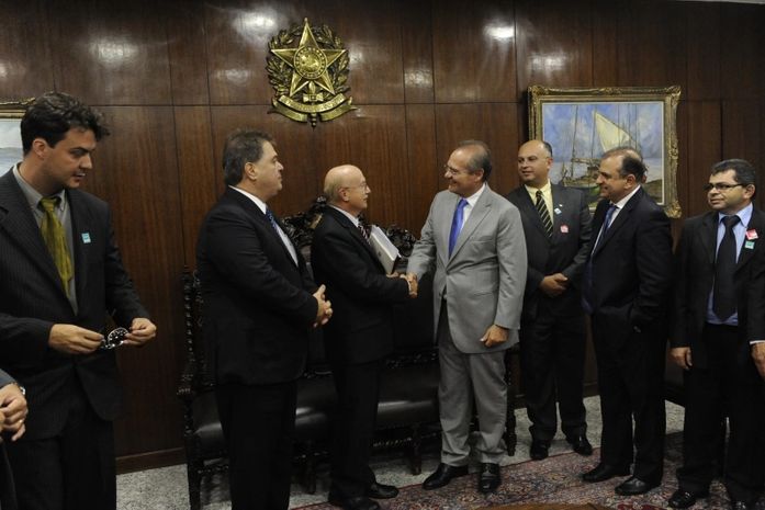 Renan com lideranças dos taxistas