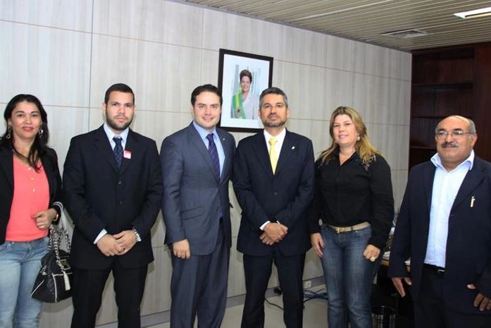 Renan Filho com a prefeita de Traipu, Conceição(DEM) e o presidente da Codevasf,além de assessores