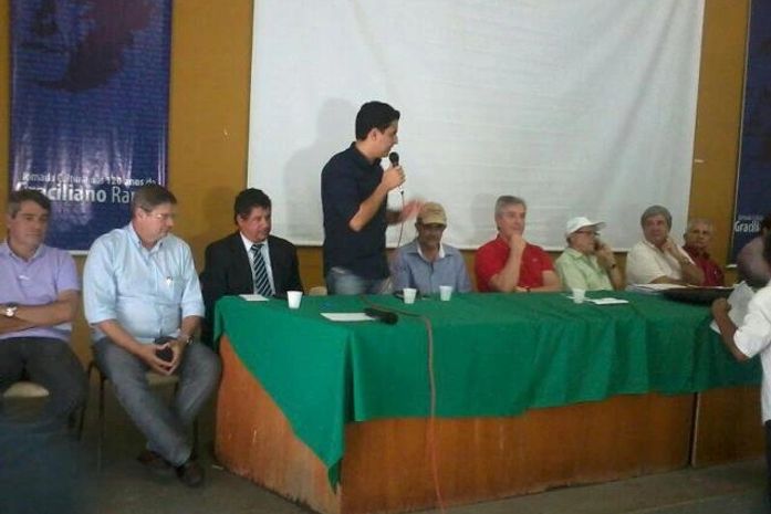No encontro dos fazendeiros a mesa estava com Alexandre Toledo, JHC, Collor e Euclydes Mello