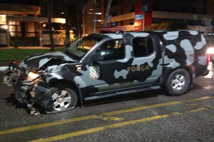 Com histórico de embriaguez no trânsito, juiz bebe e bate em viatura da Força Nacional