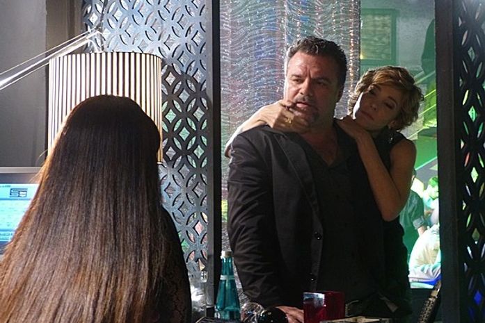 Cilada? Russo decide levar capangas para encontro com Morena