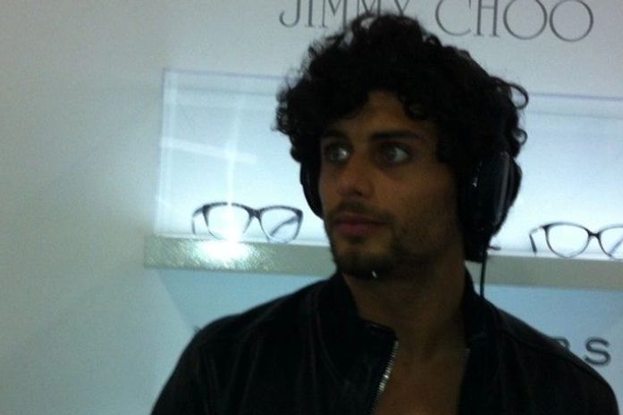 Jesus Luz é convidado para discotecar em feira óptica, em São Paulo