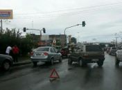 Colisão entre dois carros gera congestionamento na Av. Fernandes Lima