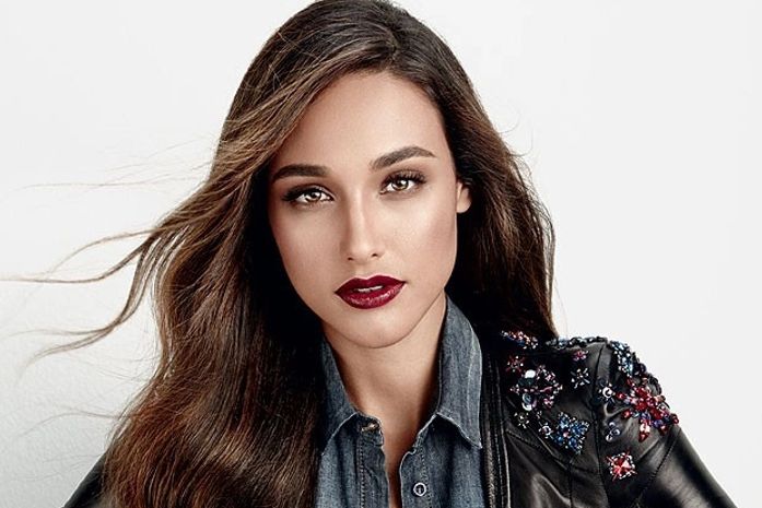 Débora Nascimento defende mulheres livres: 'Transar na 1ª noite, se quiser'