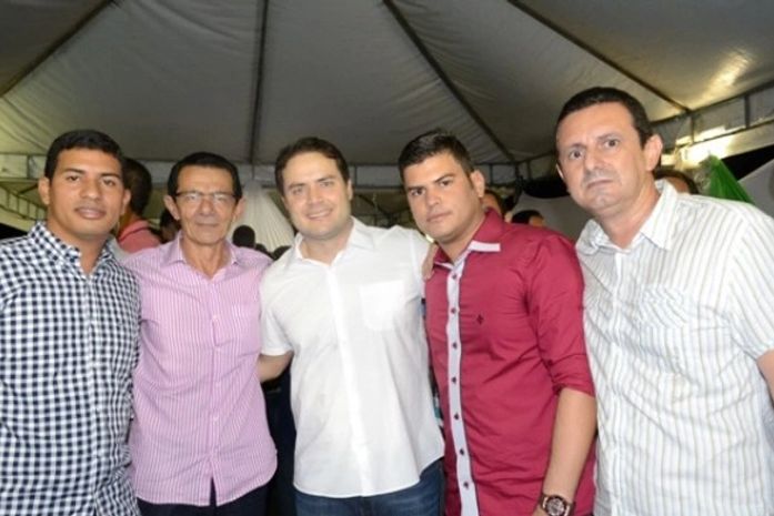 Lideranças políticas prestigiam festa de emancipação política de Feira Grande