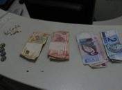 Polícia apreende 18 pedras de crack e dinheiro no bairro do Jaraguá