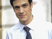 Mateus Solano vive vilão ambicioso em nova novela das 21h da Globo