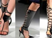 Sapatos-fetiche ganham amarrações e fivelas na temporada internacional