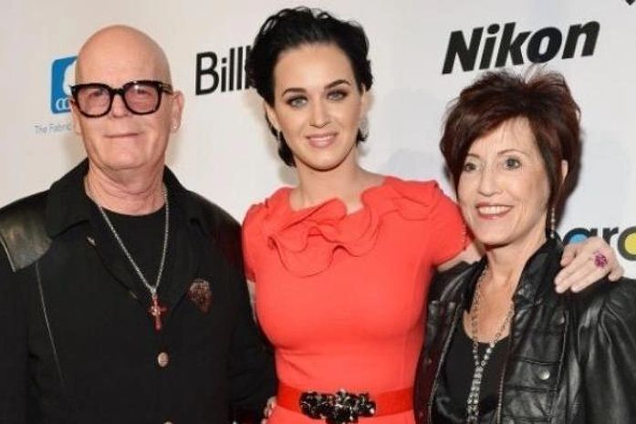 Katy com os pais, Keith e Mary