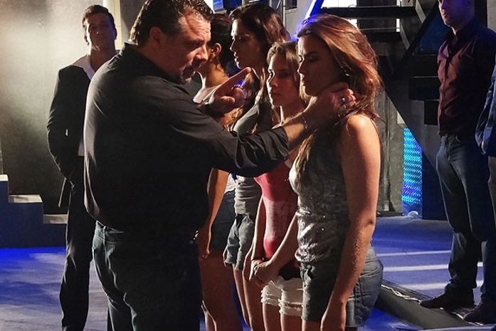 Quem é? Russo desconfia e manda Waleska abrir o jogo sobre Almir