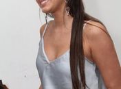 Ela não para! Marquezine usa short curtinho e badala no Rio sem Neymar