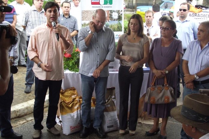 São José da Laje recebe sementes e um carro 0km para os agricultores da região