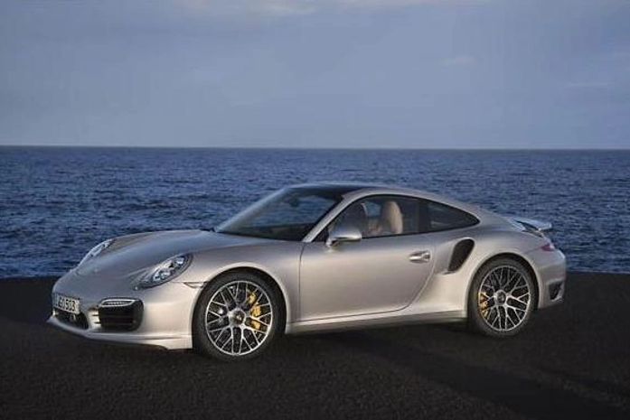 Porsche revela novos 911 Turbo e 911 Turbo S