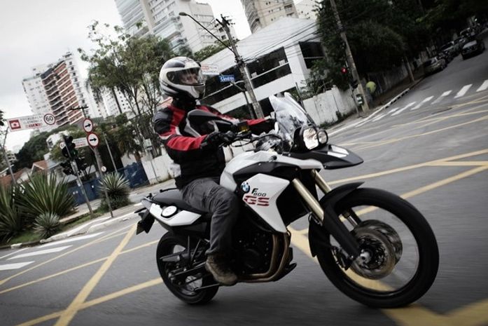 BMW F 800 GS tem proposta versátil