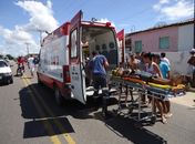 Vítima sendo socorrida