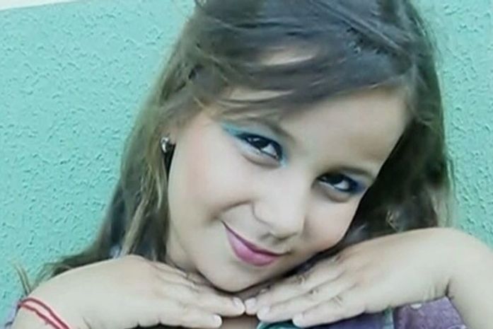 Morre menina baleada ao defender o pai após briga por pizza, em Goiás