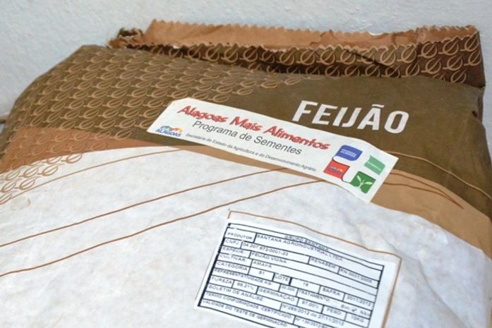 Secretaria de agricultura de Campo Alegre começa distribuição de sementes para os produtores