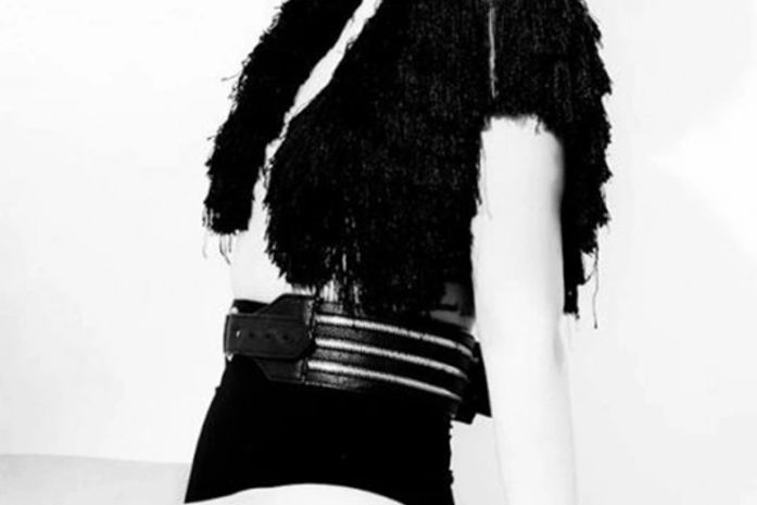 Suposto affair de Thammy Miranda sensualiza em fotos