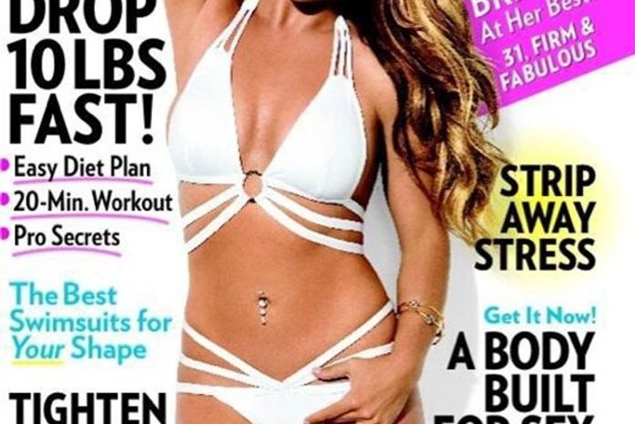 Britney Spears exibe curvas em capa de revista