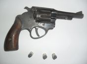 Arma apreendida com um dos menores