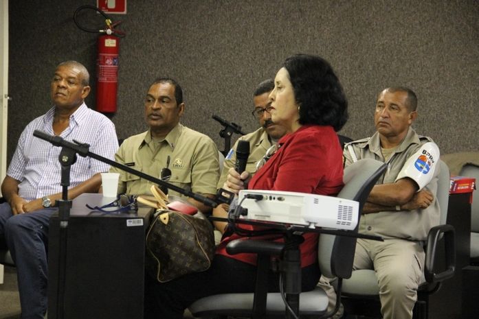 Ex-cunhada de PC diz que Augusto Farias tinha interesse no dinheiro do irmão