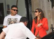 Ronaldo faz compras com Paula Morais em Londres