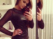 Marquezine faz charme com vestido transparente em foto estilo 'look do dia'