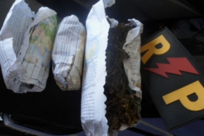 Homem esconde maconha na cueca e é detido durante blitz