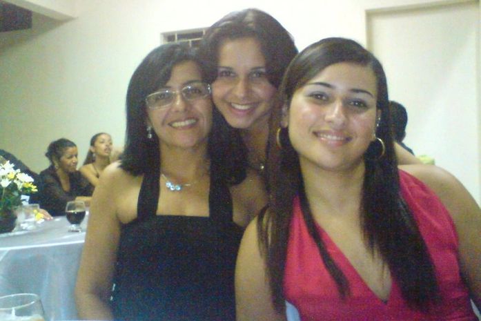 Ilza Cavalcante e as filhas