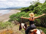 Gisele Bündchen posta foto em cavalo 