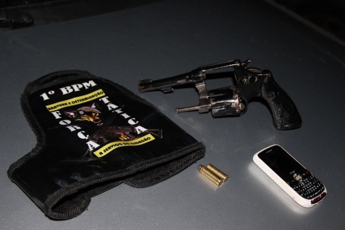 Arma apreendida com o acusado