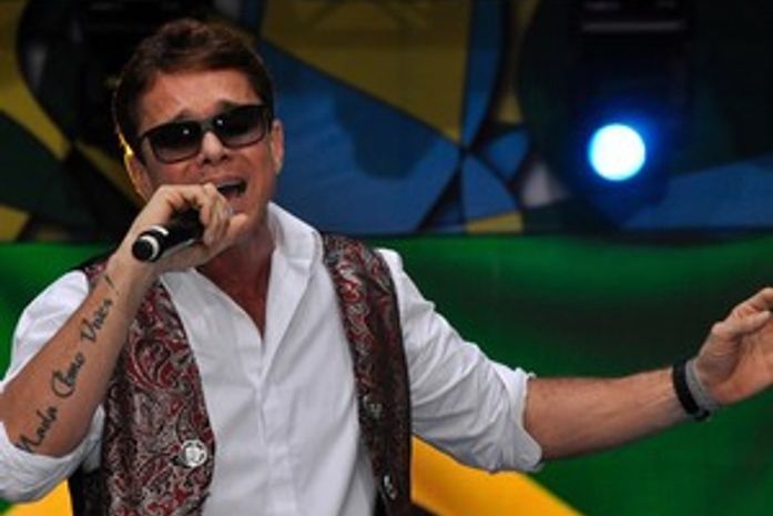 Cantor Netinho pede picolé de limão na UTI, em hospital de São Paulo