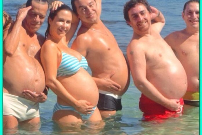 De biquíni, Guilhermina Guinle exibe barrigão em foto divertida com amigos